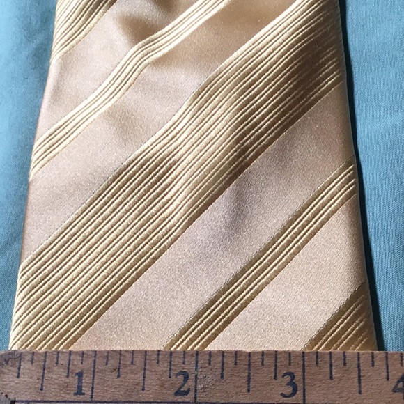 DONALD TRUMP SIGNATURE COLLECTION TIE - Picture 7 of 7